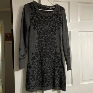 Athleta Gray Long-Sleeve Knit Dress with Black Damask Pattern